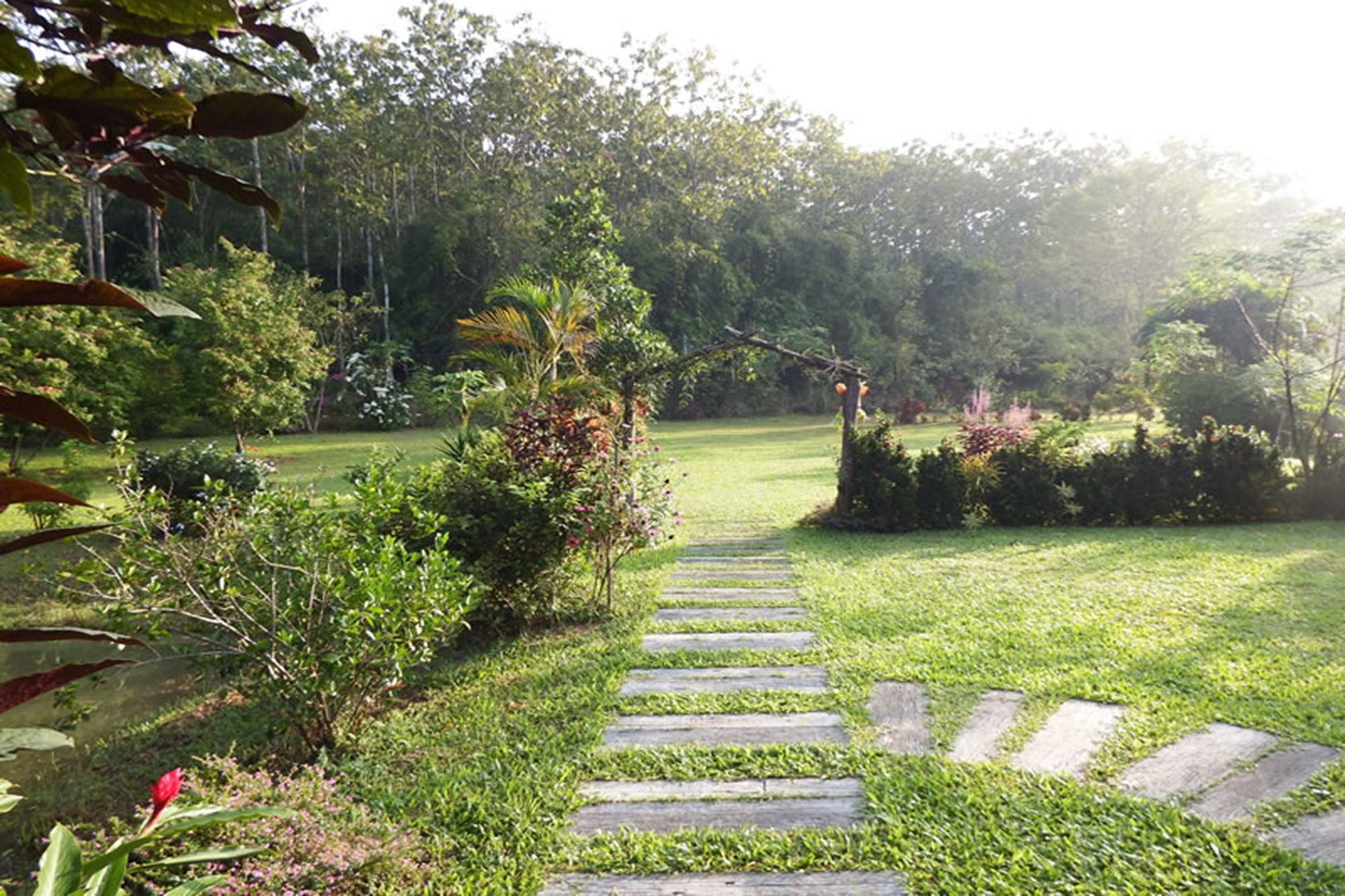 Noks Garden Resort เชียงราย ภายนอก รูปภาพ